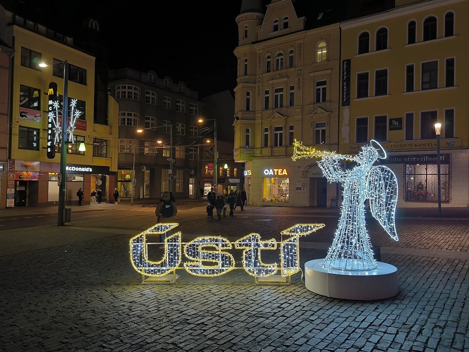 Mírové náměstí v Ústí nad Labem o Vánocích v prosinci 2024