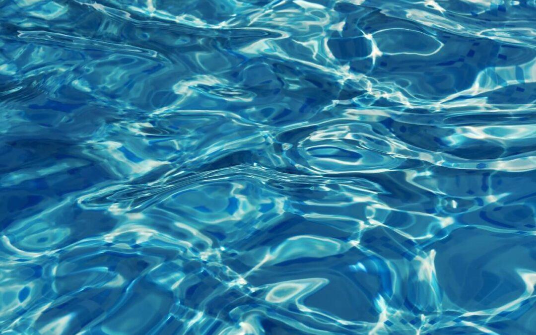 Zpátky k průzračné vodě – jak se zbavit zelené vody v bazénu