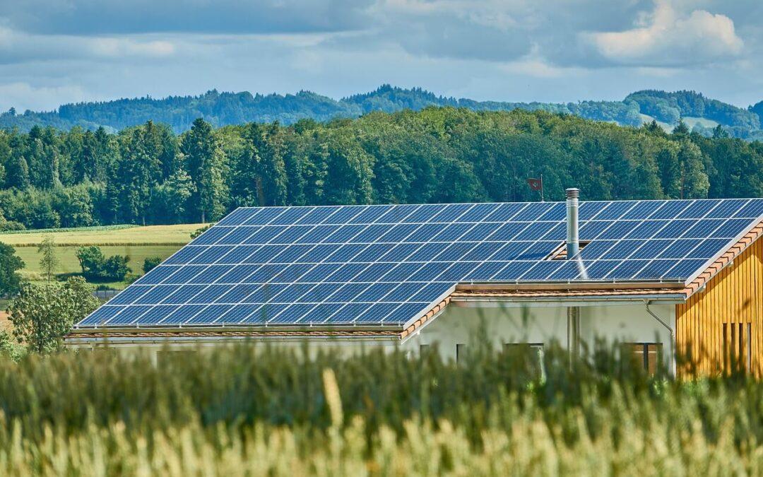 Solární střechy: Spojení estetického designu a ekologické úspory