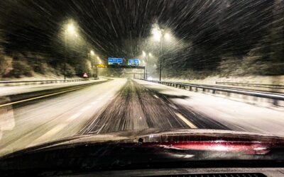 Jak vybrat sypač soli pro zimu: přehled typů, legislativa a praxe