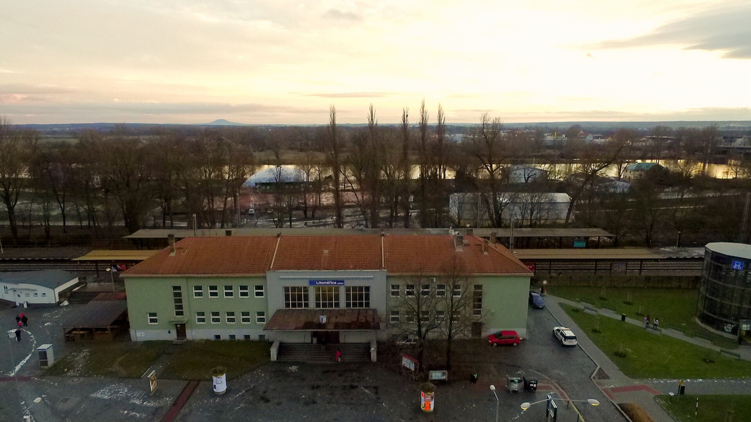 Budova nádraží Litoměřice město z výšky